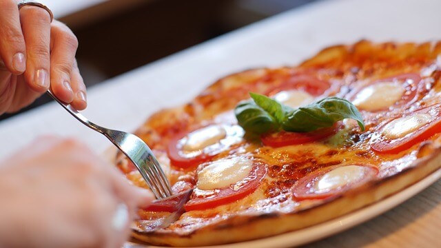 vegan-vs-vegetarian-pizza vegetarian pizza